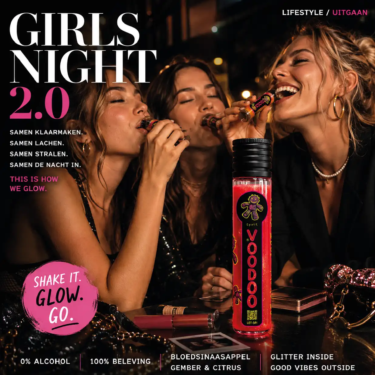 Drie vriendinnen drinken samen VOODOO GLOW tijdens een Girls Night 2.0 en maken zich klaar voor een avond uit